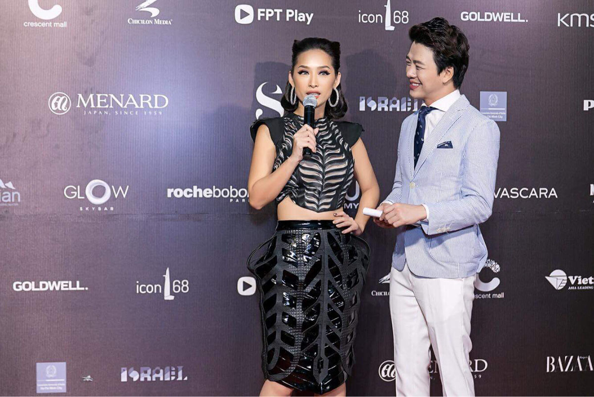 Quỳnh Thy đi coi show thời trang với bộ cánh 'gai cột sống' ấn tượng