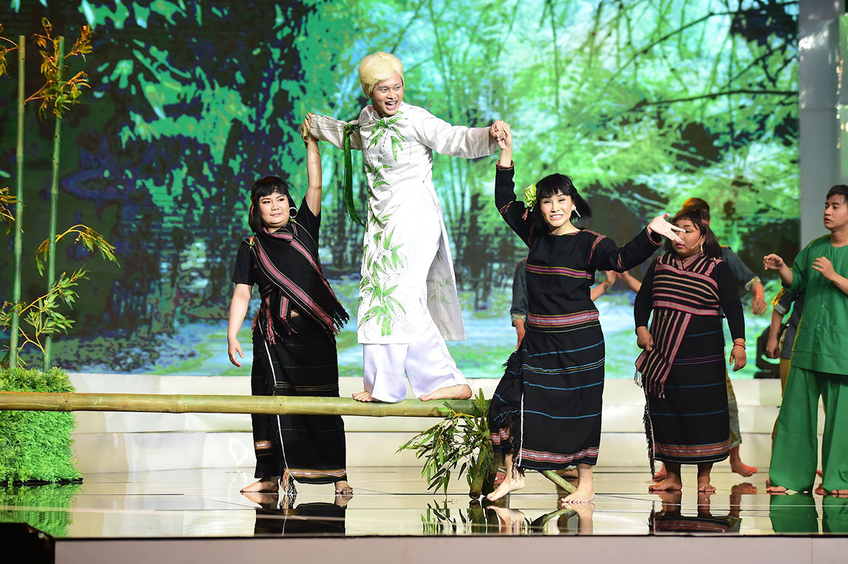Vĩnh Khương và dàn vũ công hùng hậu nỗ lực giúp Sơn Ca - Bảo Chu giành tấm vé bước vào đêm chung kết 'Cặp đôi hài hước'