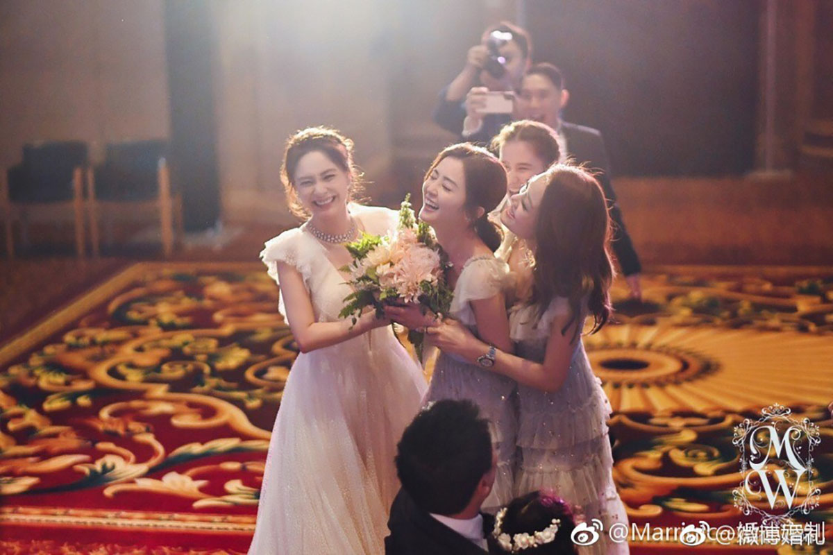 Vì sao Chung Hân Đồng không tung hoa cưới trong đám cưới?