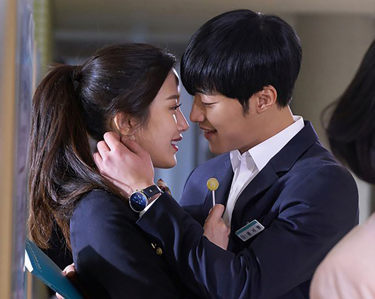 Mỹ nhân nhà SM Moon Ga Young và Woo Do Hwan dính tin đồn hẹn hò sau khi đóng chung phim