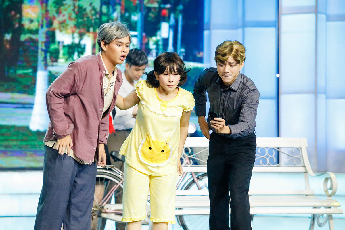 Việt Hương ‘dọa’ ném giày lên sân khấu vì bị Sơn Ca- Bảo Chu ‘làm nhục’