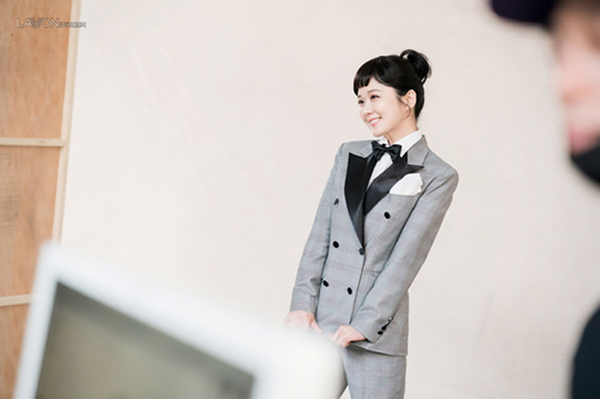 Jang Na Ra làm 'cô dâu' cực xinh đẹp ở tuổi 37