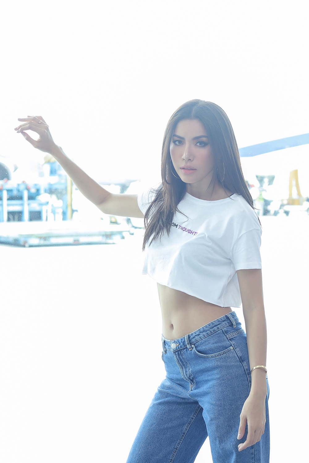 Siêu mẫu Minh Tú diện đồ cực chất tại sân bay đi Thái Lan tham dự họp báo Asia’s Next top Model 