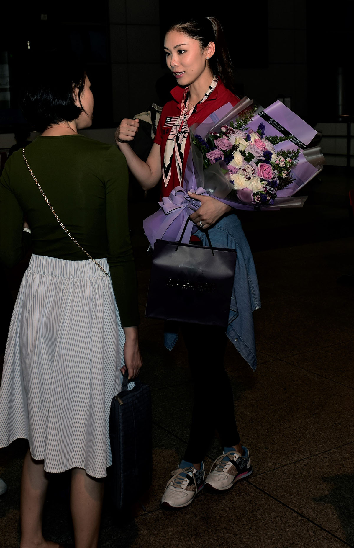 Hoa hậu Hoàn vũ Riyo Mori đến TP.HCM giữa khuya