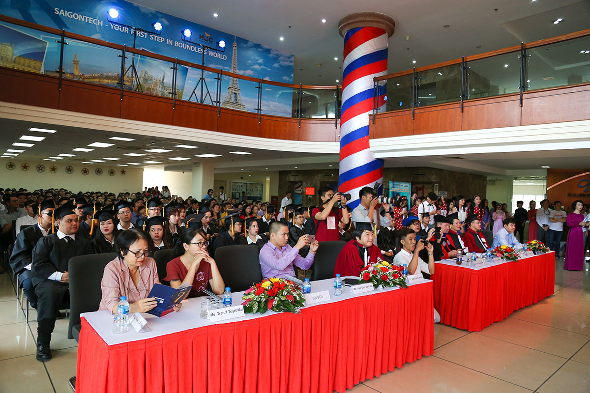 Tuổi trẻ ai cũng mong có được thời sinh viên đáng nhớ như trường SaigonTech