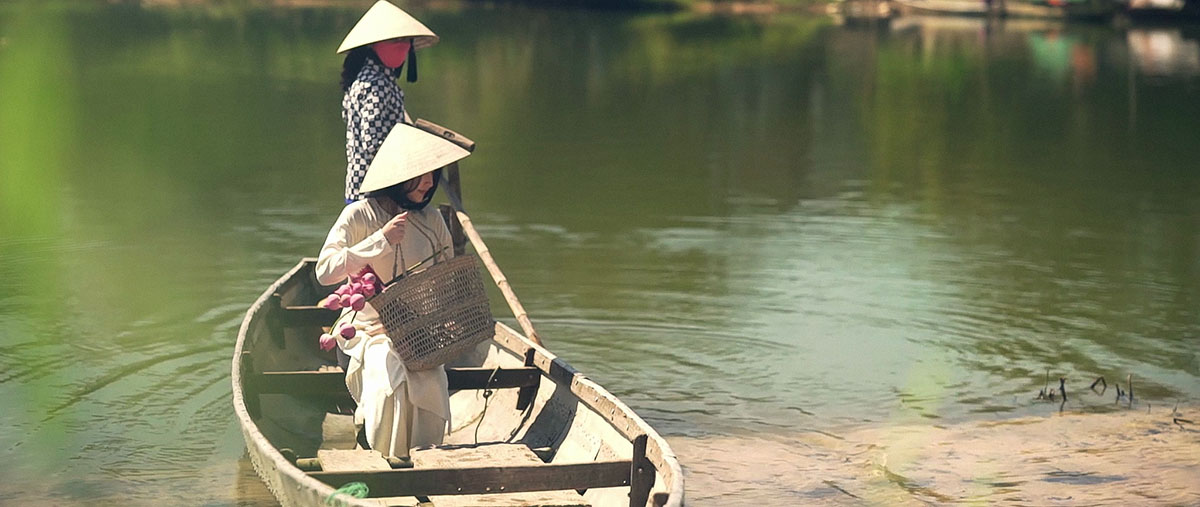 Thùy Chi trở lại âm nhạc bằng ca khúc Hồ Hoài Anh sáng tác tặng 'Nàng thơ xứ Huế'