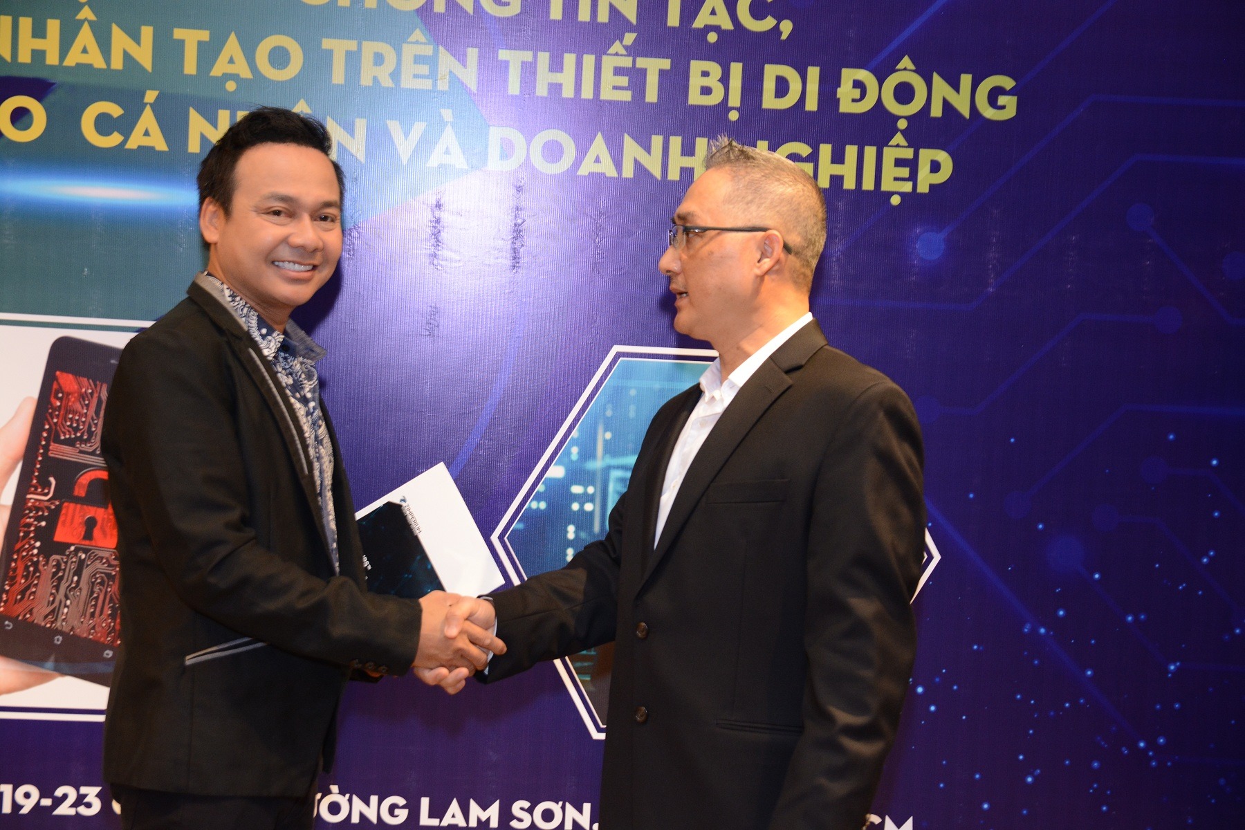 Dàn sao Việt hào hứng khi công nghệ chống tin tặc ZIPS ra đời và có mặt tại Việt Nam