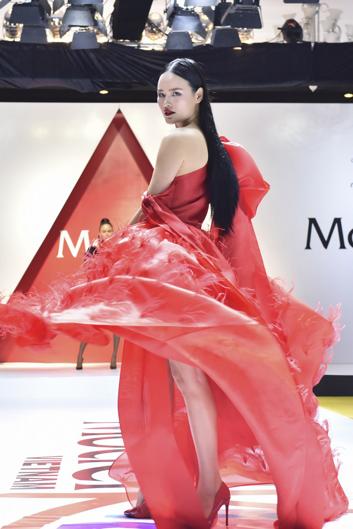 Tuyết Lan, Mâu Thủy, Quang Đại và Hương Ly là HLV siêu hot của Model Kid Vietnam 2019