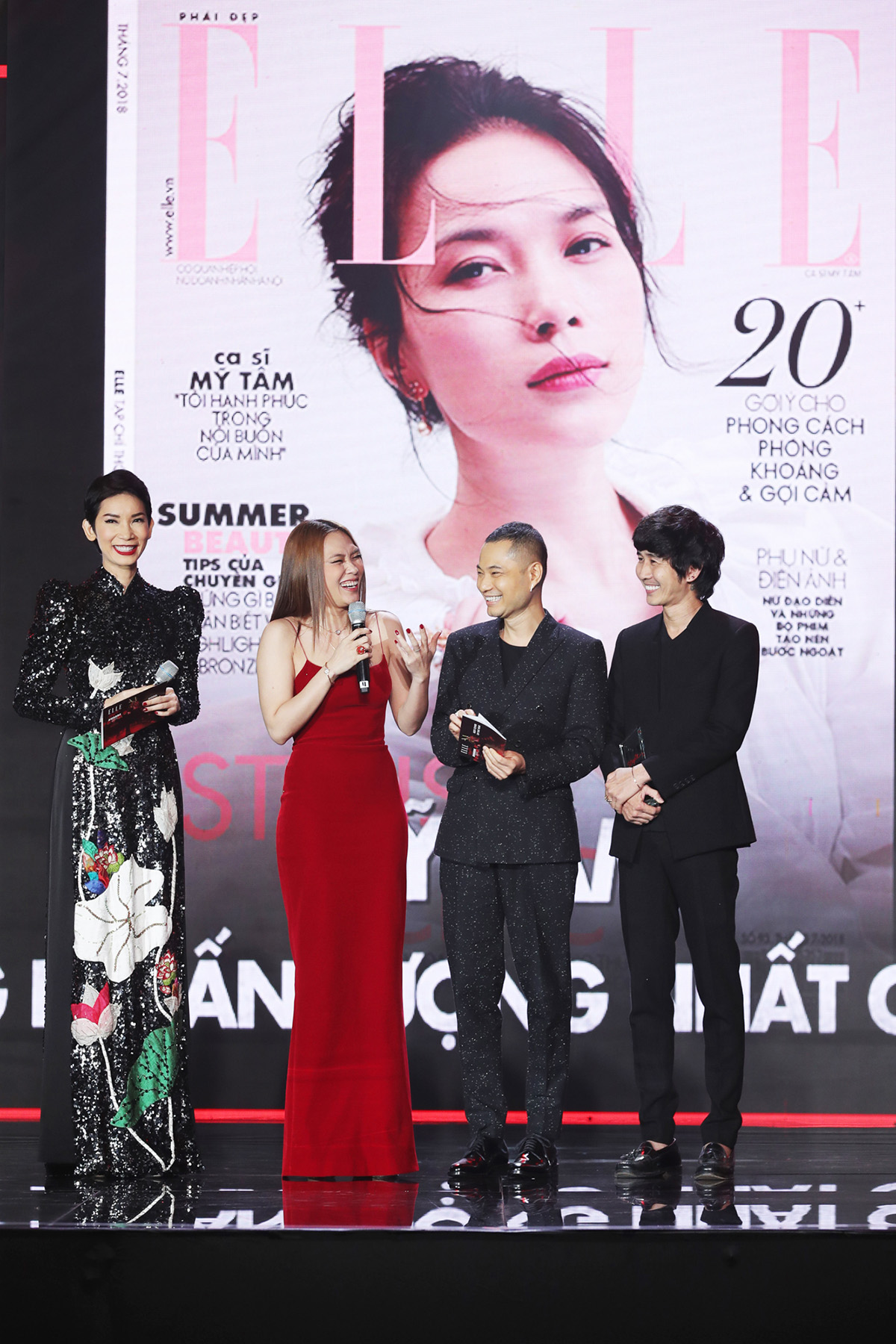 Đàm Vĩnh Hưng trao giải Super Icon cho Mỹ Tâm 'phá đảo' sân khấu 'ELLE Style Awards 2019'