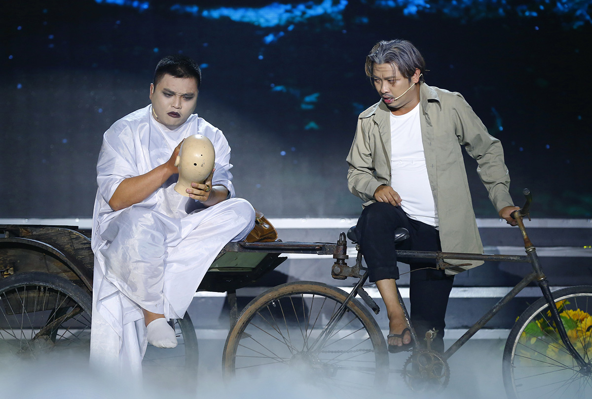 Nghệ sĩ hài Kiều Oanh nhận về 1000 đồng khi ngồi ghế nóng Lô Tô Show