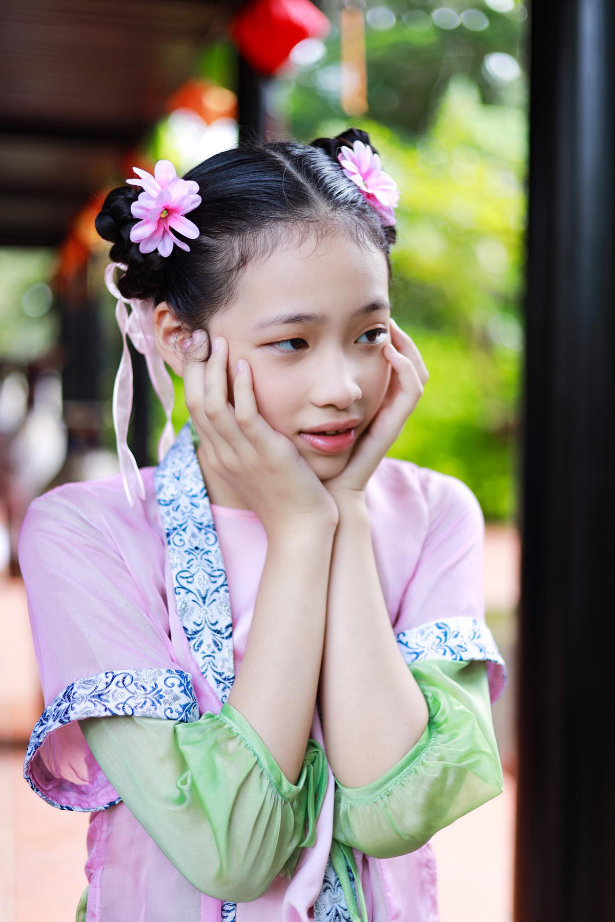 Mẫu nhí Bảo Hà 'lấn sân' phim ảnh, làm con gái của Lê Giang trong phim của Lê Dương Bảo Lâm
