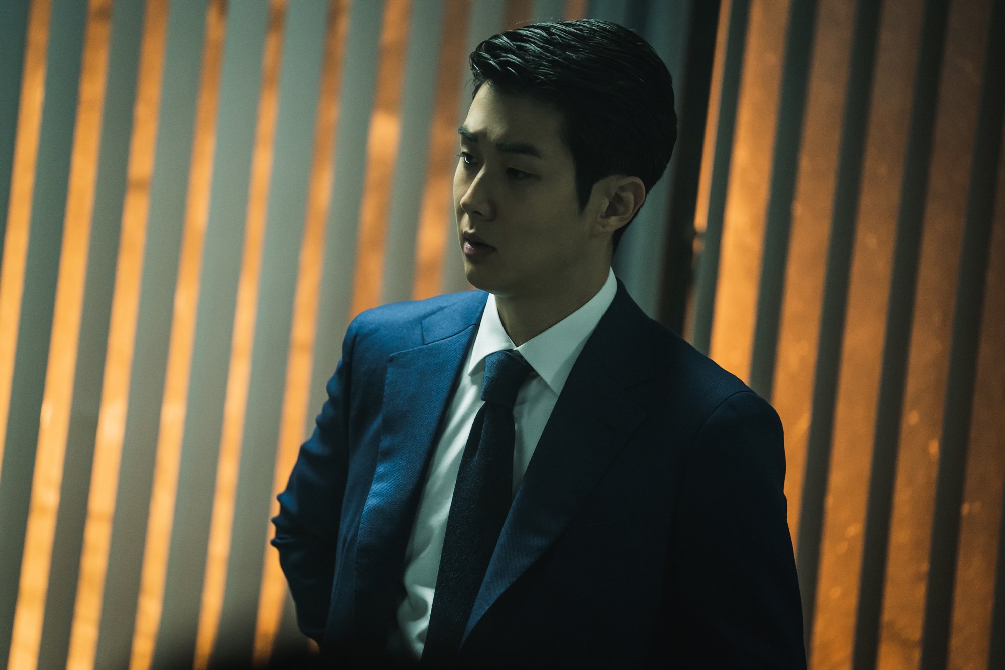 CHOI WOO SHIK LỘT XÁC ẤN TƯỢNG Ở PHIM MỚI “DÒNG MÁU ĐẶC CẢNH”