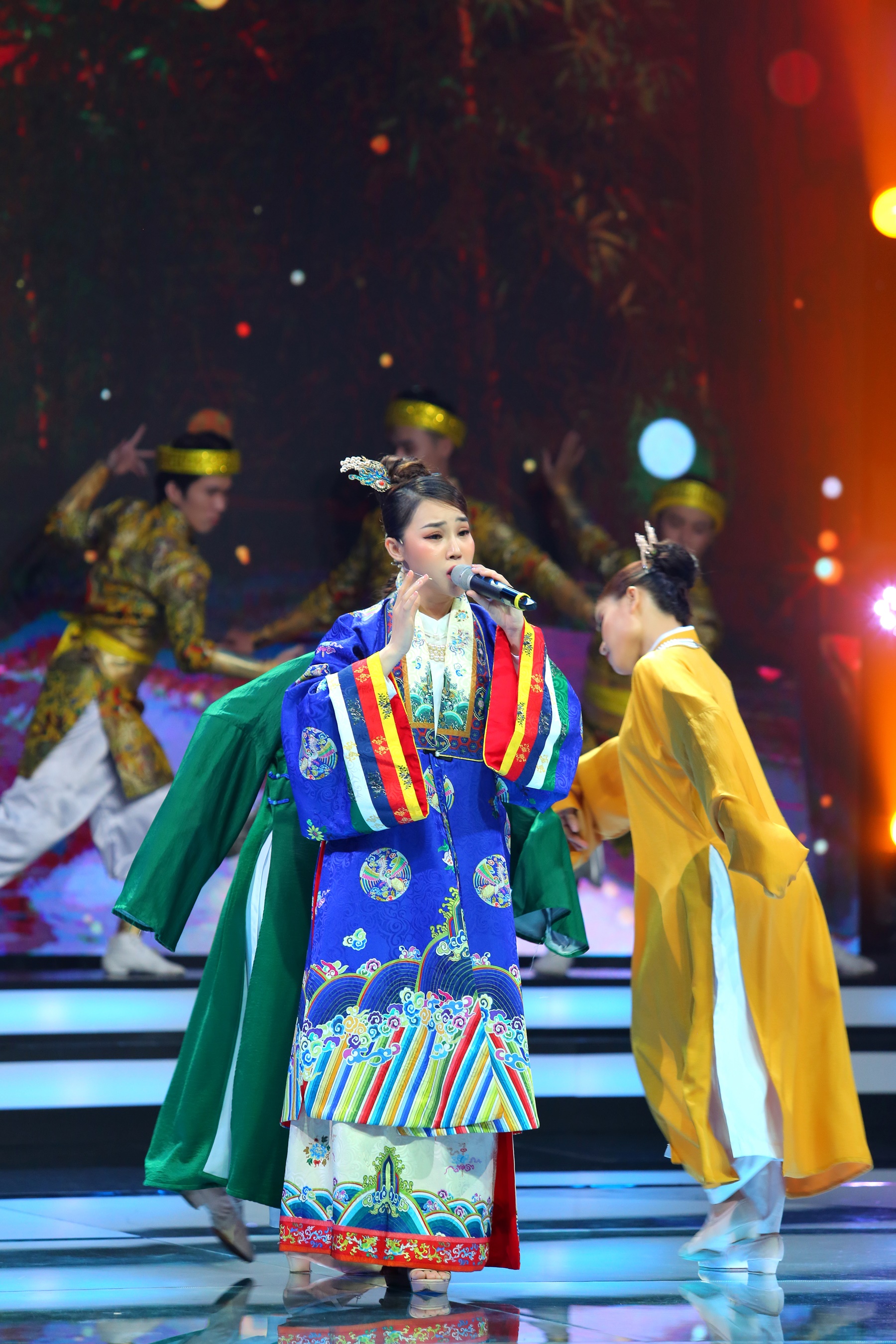 Người Kể Chuyện Tình