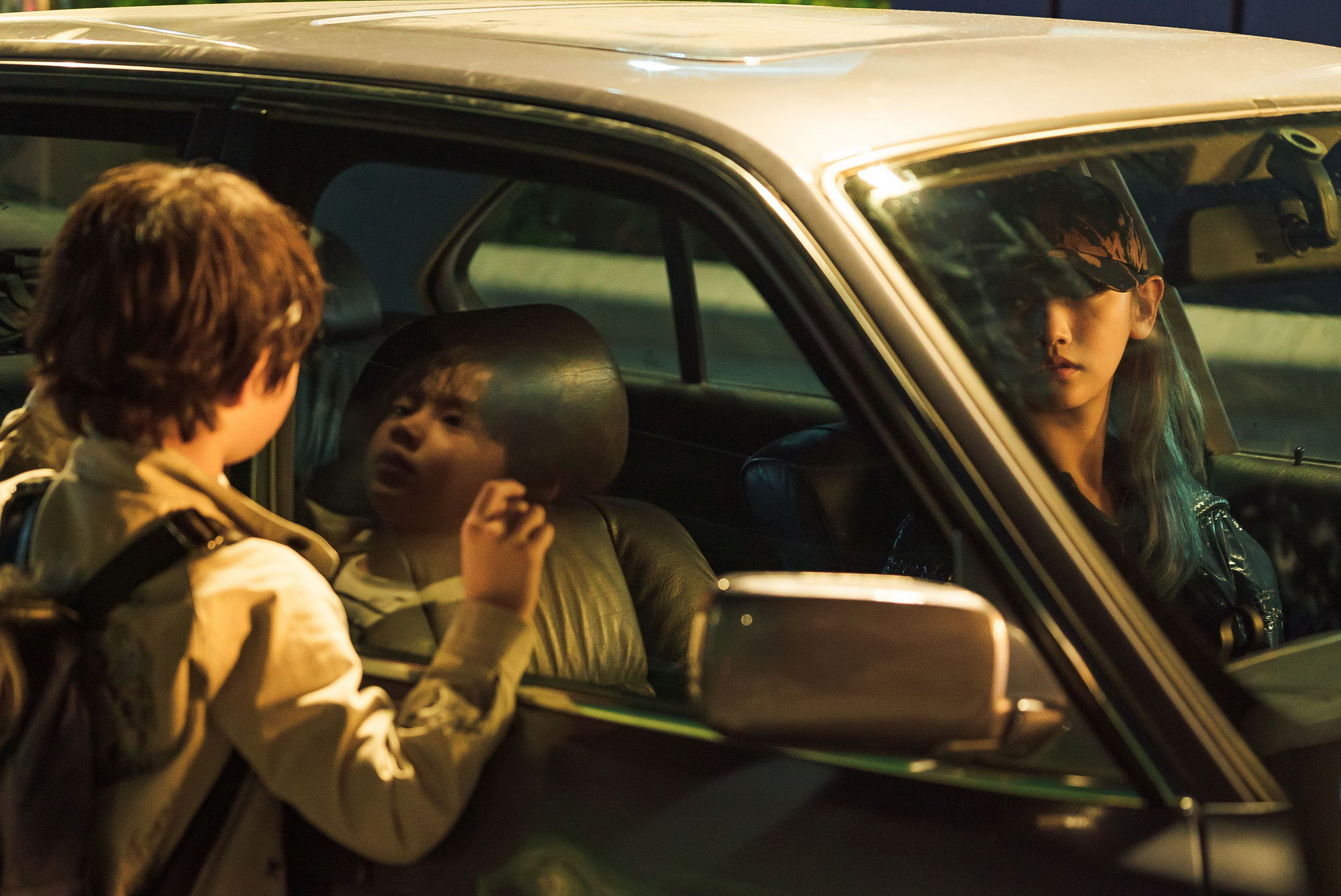 SAO “KÝ SINH TRÙNG” PHÔ DIỄN KỸ THUẬT DRIFT XE CỰC CHẤT TRONG TRAILER “QUÁI XẾ GIAO HÀNG”