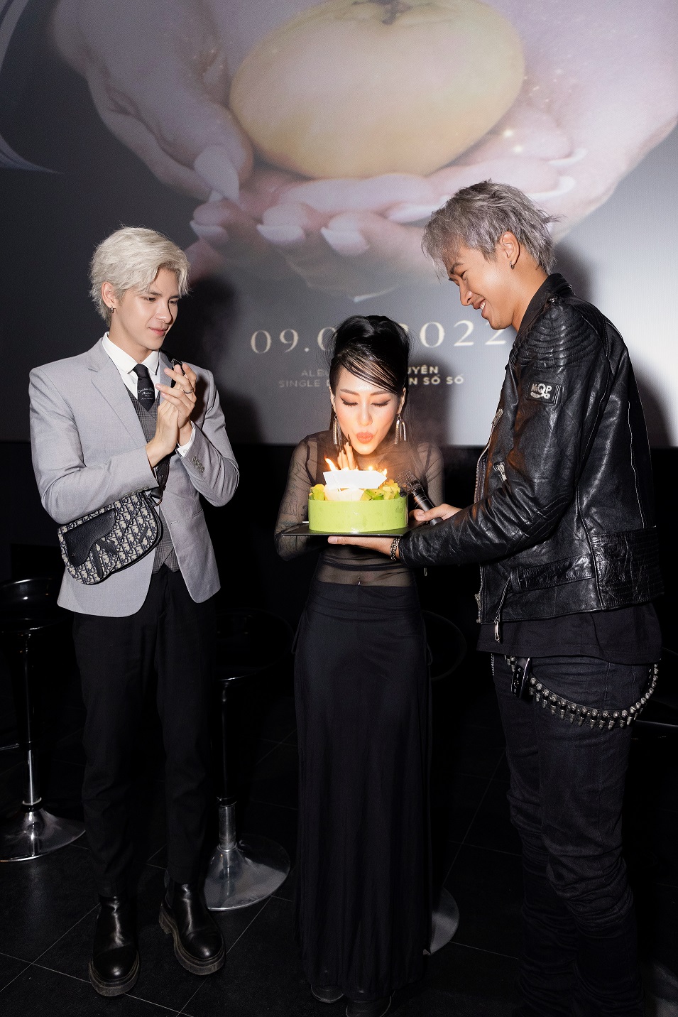 Du Uyên ra mắt MV “Duyên Duyên Số Số", tập hợp dàn ekip nổi tiếng nhất nhì showbiz Việt
