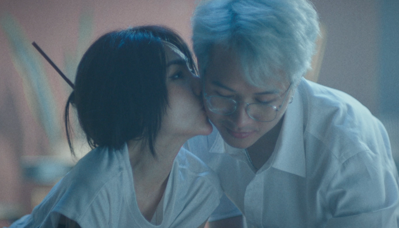 Du Uyên ra mắt MV “Duyên Duyên Số Số", tập hợp dàn ekip nổi tiếng nhất nhì showbiz Việt