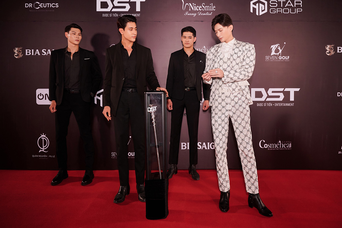 Dược sĩ Tiến